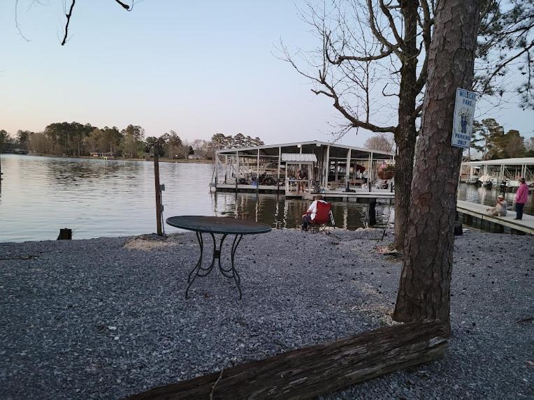 Bay Springs Country Inn & Marina Centre Exteriör bild